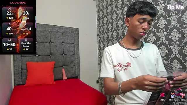 Little Twink19x online show from 04/09/26, 07:09