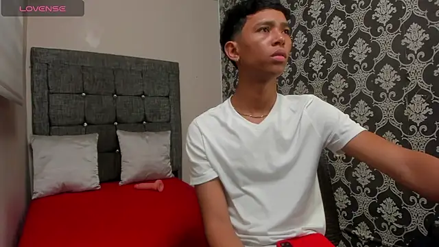 Little Twink19x online show from 05/02/26, 07:52