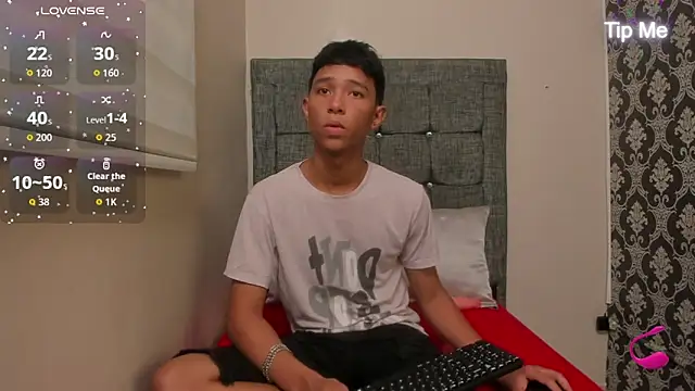 Little Twink19x online show from 05/05/26, 07:17