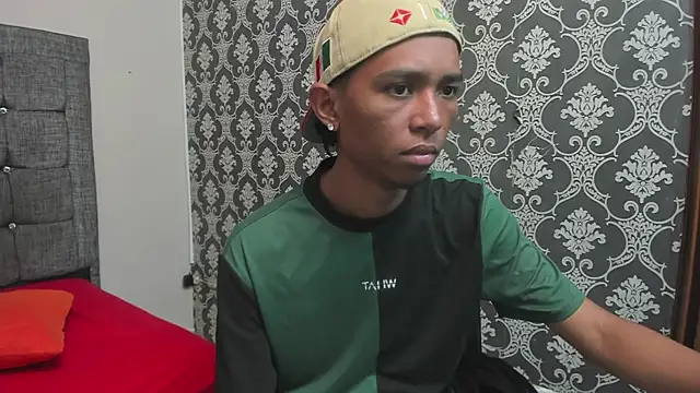 Snapshot of Little_Twink19x chatting on 02/25/26, 07:14 Little Twink19x online show from 02/25/26, 07:14