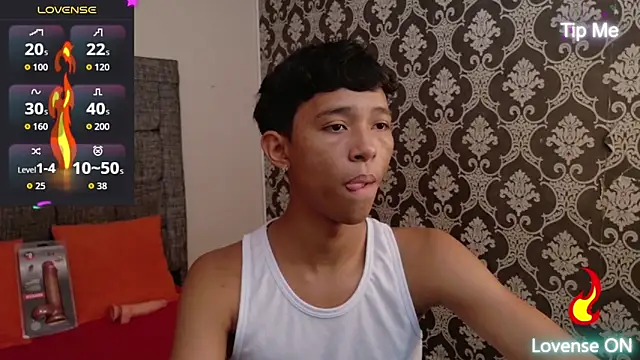 Little Twink19x online show from 05/25/26, 07:45