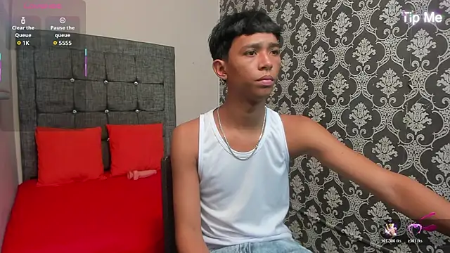 Little Twink19x online show from 04/23/26, 07:26