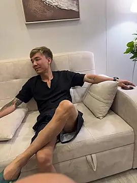 zhuendong000001 online show from 07/14/26, 10:21