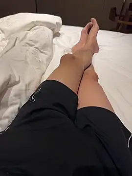 zhuendong000001 online show from 04/13/26, 08:57