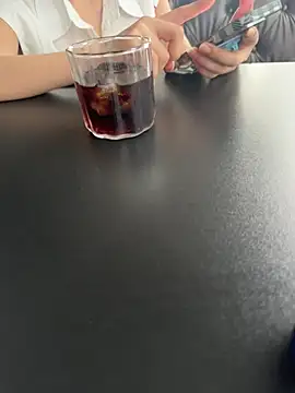 zhuendong000001 online show from 04/18/26, 09:33