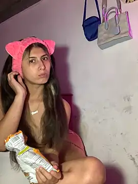 Snapshot of Candy_Lennon chatting on 02/23/26, 01:18 Candy Lennon online show from 02/23/26, 01:18