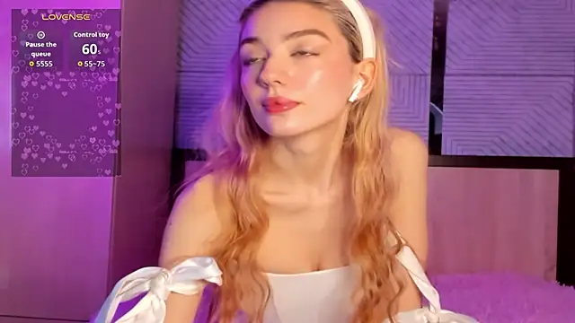 Snapshot of Melliissa chatting on 02/25/26, 02:56 Melliissa online show from 02/25/26, 02:56