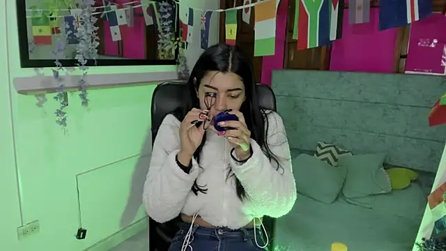 Snapshot of Aysha_winxs chatting on 06/25/26, 03:26 Aysha winxs online show from 06/25/26, 03:26