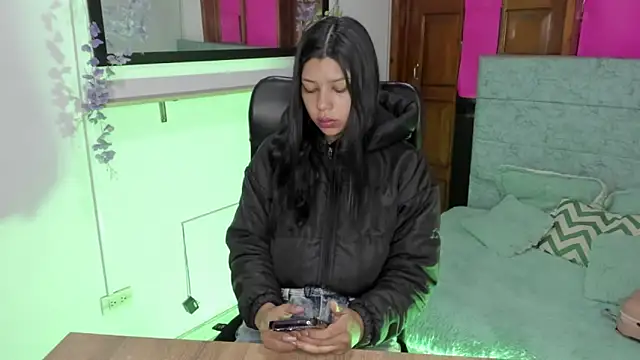 Snapshot of Aysha_winxs chatting on 06/11/26, 03:14 Aysha winxs online show from 06/11/26, 03:14