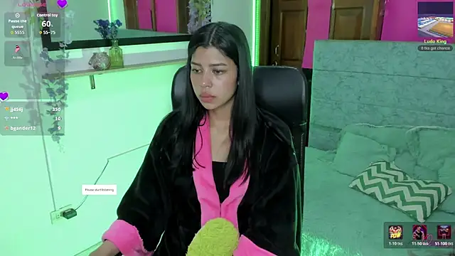 Aysha winxs online show from 04/11/26, 07:45