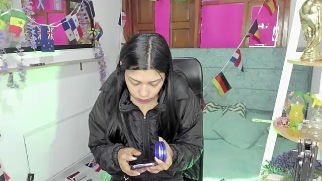 Snapshot of Aysha_winxs chatting on 06/19/26, 03:23 Aysha winxs online show from 06/19/26, 03:23