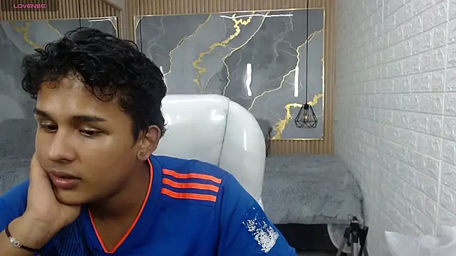 velvet o online show from 03/02/26, 04:13