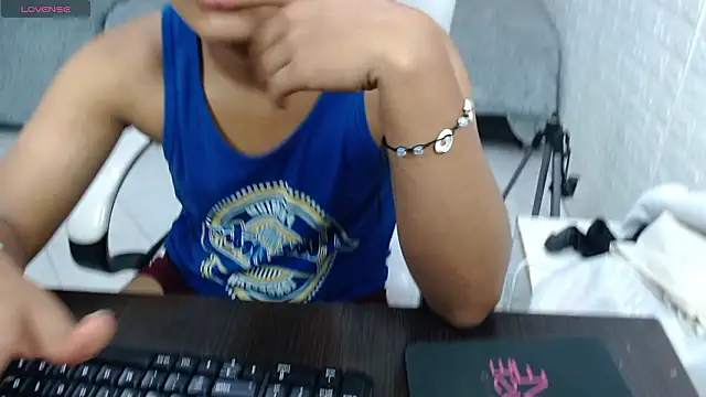 velvet o online show from 02/26/26, 04:12