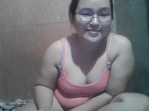 Snapshot of wildchinita00 chatting on 02/21/26, 12:56 wildchinita00 online show from 02/21/26, 12:56
