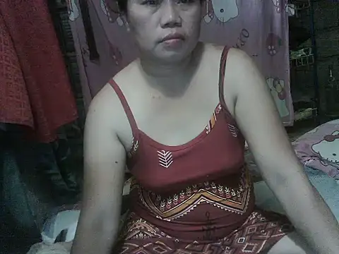 lovelypinay00 online show from 05/13/26, 05:47