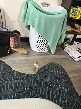 Snapshot of SavorredEscapist chatting on 02/19/26, 07:16 SavorredEscapist online show from 02/19/26, 07:16