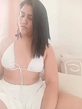 Snapshot of EmiliaVincenzo chatting on 03/01/26, 01:22 EmiliaVincenzo online show from 03/01/26, 01:22