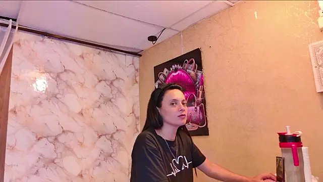 QueenSallyDesire online show from 04/23/26, 03:02