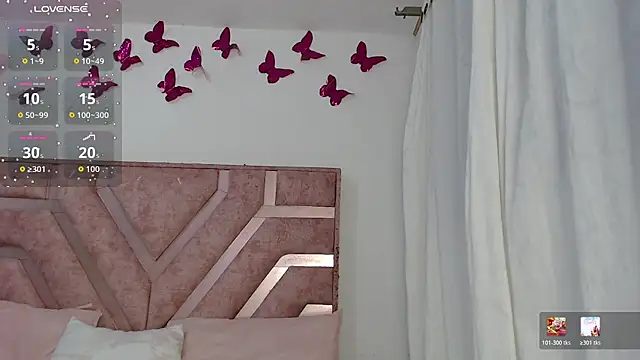 Roxy-Fox  online show from 04/01/26, 02:35