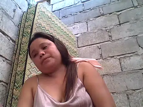 sweetlyn31 online show from 04/15/26, 05:35