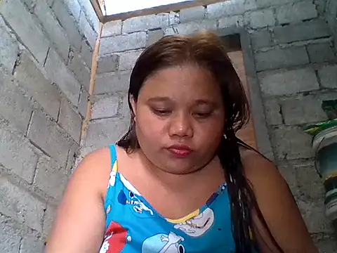 Snapshot of sweetlyn31 chatting on 06/07/26, 12:16 sweetlyn31 online show from 06/07/26, 12:16