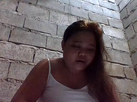 Snapshot of sweetlyn31 chatting on 06/12/26, 04:16 sweetlyn31 online show from 06/12/26, 04:16