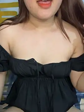 Snapshot of -Tanu- chatting on 02/19/26, 10:12 -Tanu- online show from 02/19/26, 10:12