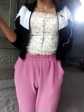 ngocbao11 online show from 03/15/26, 12:39