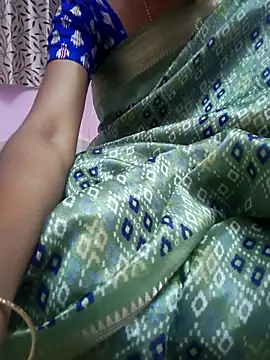 Snapshot of Vandana122 chatting on 04/06/26, 04:08 Vandana122 online show from 04/06/26, 04:08