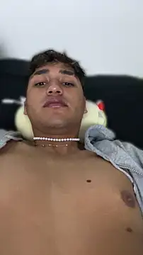 Alejandroml2 online show from 04/08/26, 07:54