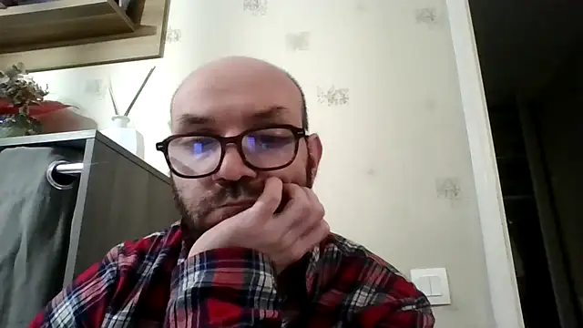 Snapshot of Florent1307 chatting on 02/24/26, 09:15 Florent1307 online show from 02/24/26, 09:15