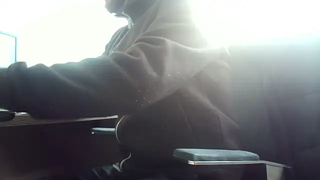 Snapshot of truble78 chatting on 02/25/26, 08:03 truble78 online show from 02/25/26, 08:03