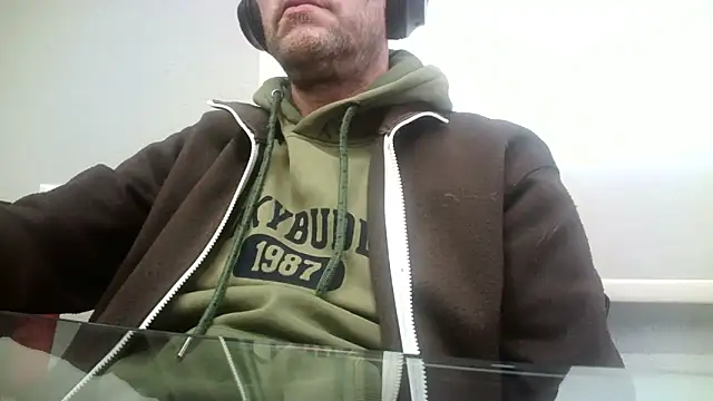 Snapshot of truble78 chatting on 04/23/26, 12:29 truble78 online show from 04/23/26, 12:29
