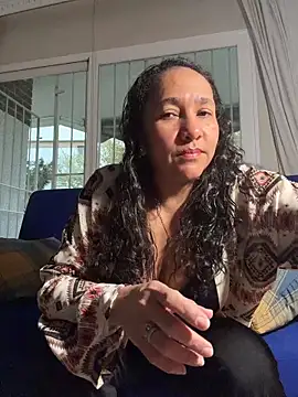 CrystalIvy online show from 04/17/26, 06:44