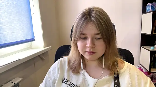 TomikoPfau online show from 04/09/26, 07:47