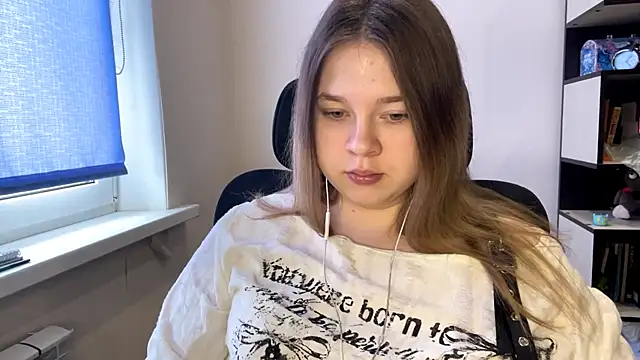 TomikoPfau online show from 03/25/26, 07:41