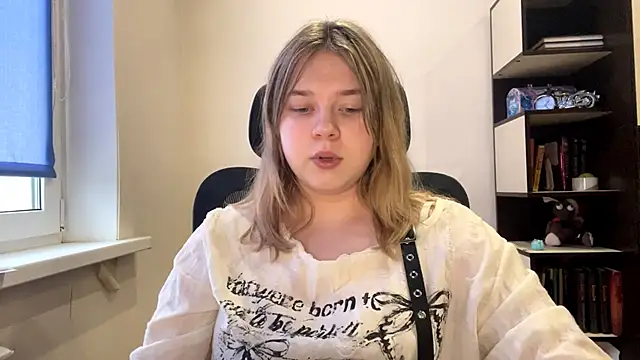 TomikoPfau online show from 04/13/26, 02:32