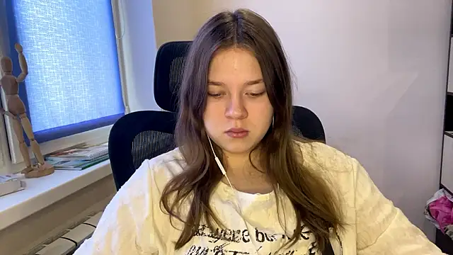 TomikoPfau online show from 03/06/26, 07:47