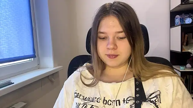 TomikoPfau online show from 03/26/26, 03:27