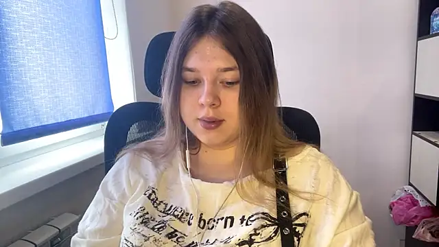 TomikoPfau online show from 04/02/26, 07:48