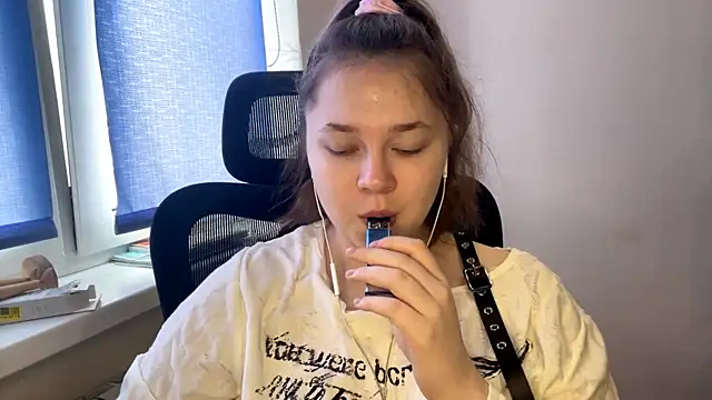 TomikoPfau online show from 03/07/26, 07:48