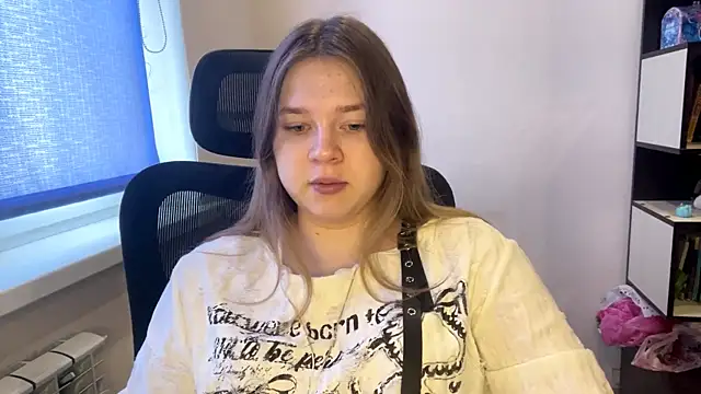 TomikoPfau online show from 03/31/26, 07:43