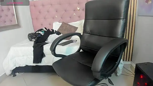 aria  monroe online show from 03/08/26, 01:47