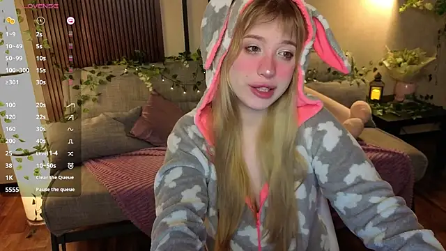 linaloon online show from 04/25/26, 07:55