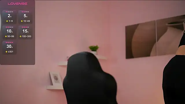 Playful Issa online show from 04/01/26, 01:08