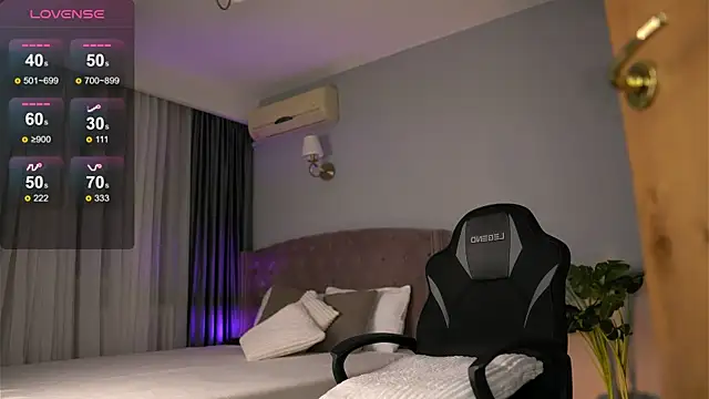 Snapshot of Playful_Issa chatting on 05/30/26, 01:12 Playful Issa online show from 05/30/26, 01:12