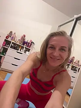 Snapshot of Faiiry_ chatting on 03/02/26, 02:45 Faiiry online show from 03/02/26, 02:45