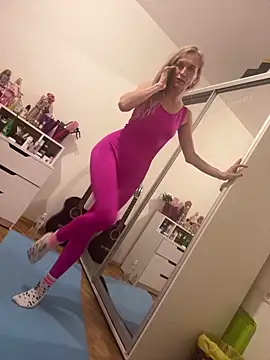 Snapshot of Faiiry_ chatting on 02/27/26, 02:23 Faiiry online show from 02/27/26, 02:23