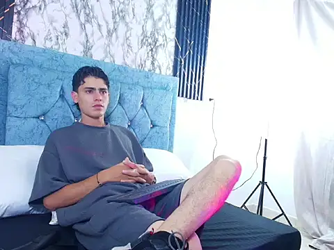 Snapshot of Damnian_xx chatting on 03/03/26, 08:49 Damnian xx online show from 03/03/26, 08:49