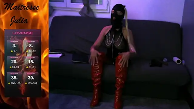 Snapshot of maitresse-julia-045 chatting on 06/07/26, 06:24 maitresse-julia-045 online show from 06/07/26, 06:24